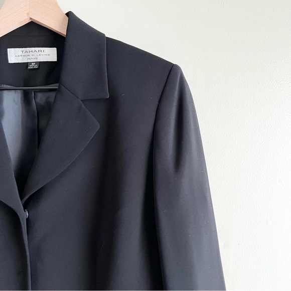 Tahari Arthur S. Levine Classic One Button Black Blazer Jacket, Size 8 Petite - Picture 4 of 11
